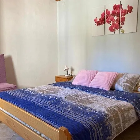 Neda Apartment