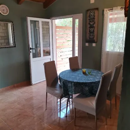 Neda Apartment